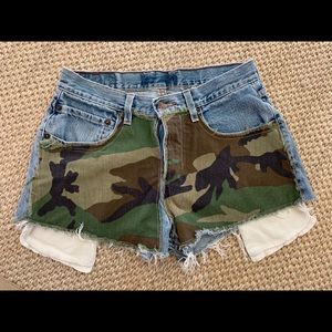 Furst of a kind Levi’s shorts camo size 32 😎